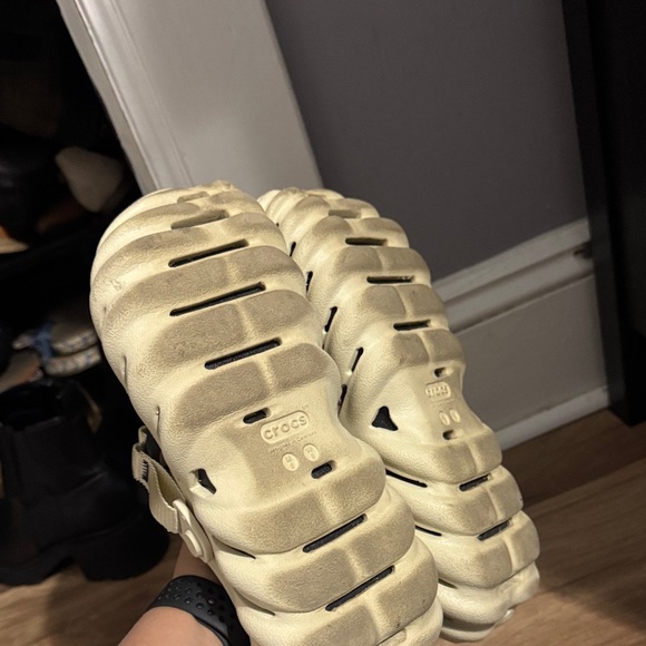 CROCS Cream and Black Water Shoes - Picture 3 of 6